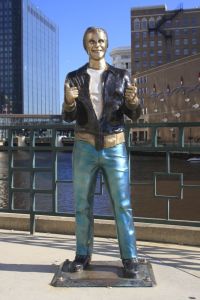 the-fonz-milwaukee-united-states+1152_12842279122-tpfil02aw-22437
